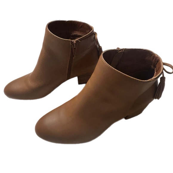 Crown Vintage Tan Leather Tassel Back Ankle Boots Size 8M - Picture 3 of 7